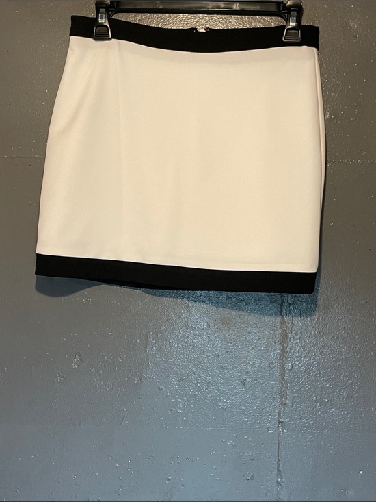 Lulus Dresses & Skirts - Lulu's Black and White Colorblock Mini Skirt
